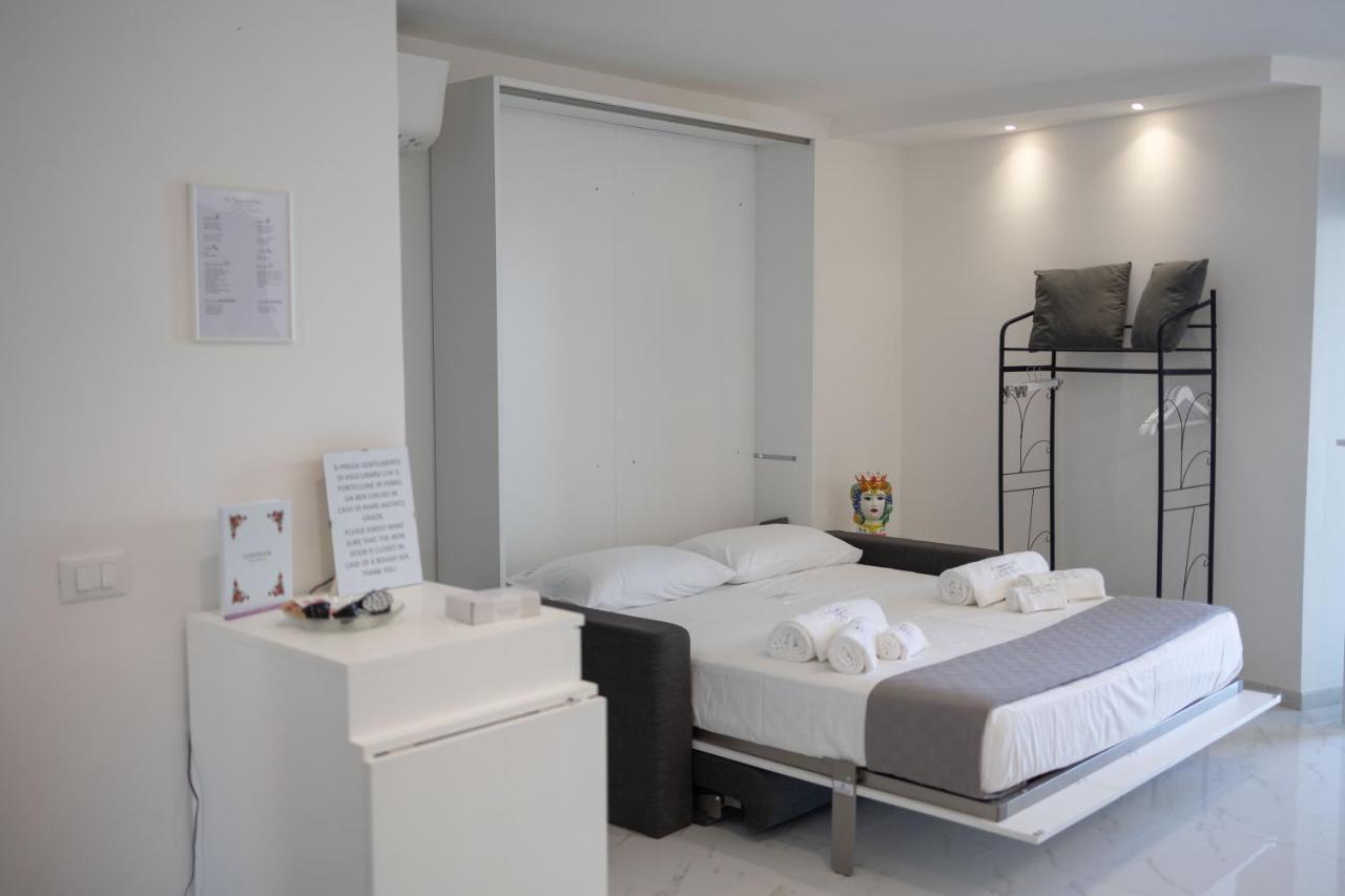 U Scrusciu D'U Mari Luxury Suite Чефалу Екстер'єр фото