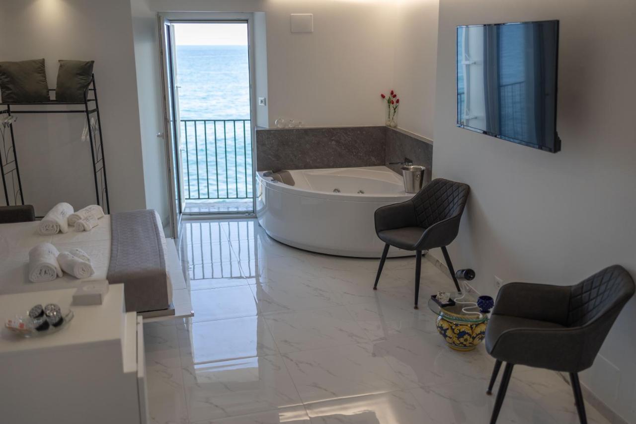 U Scrusciu D'U Mari Luxury Suite Чефалу Екстер'єр фото